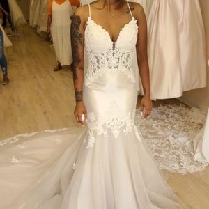 Brand New MERMAID Petra Wedding Dress UNALTERED SIZE 8